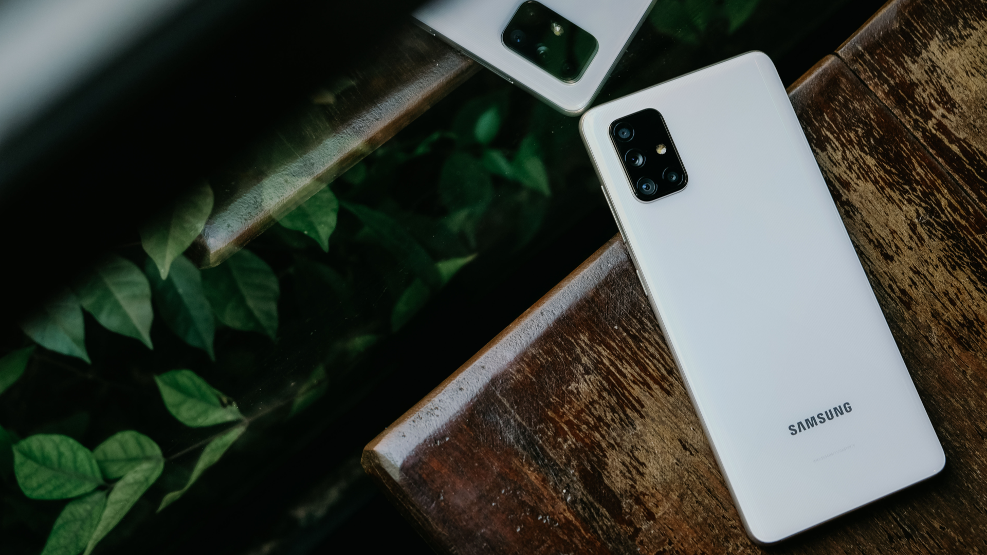 Galaxy A71 é o modelo mais robusto da série Galaxy A 2020. (Imagem: Framesira/Shutterstock)