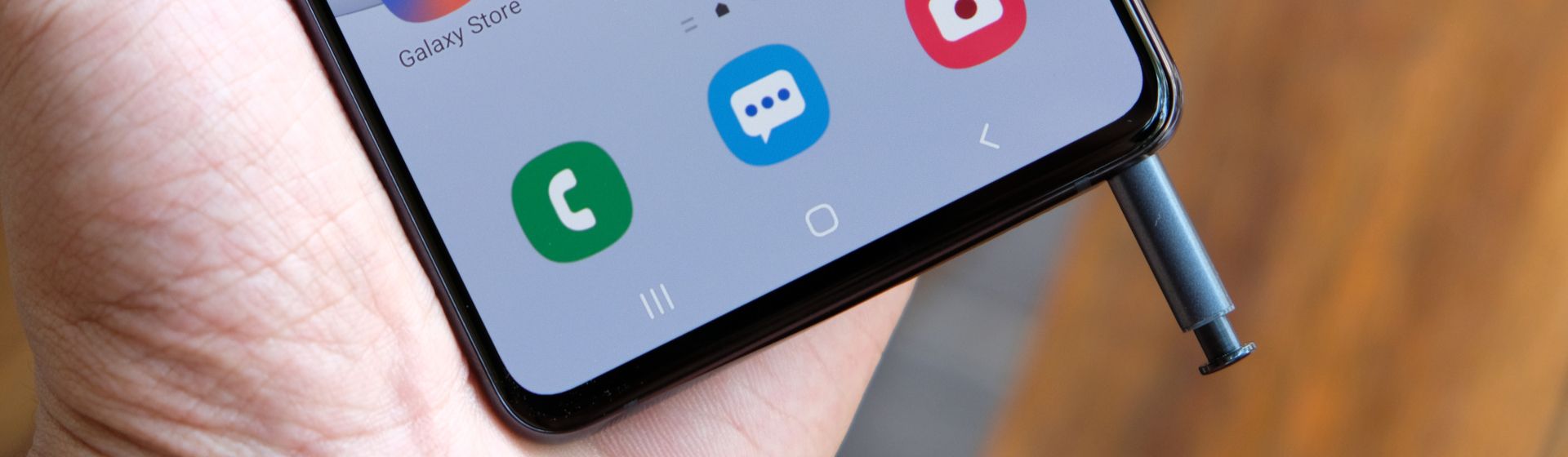 Capa do post: Galaxy Note 10 Lite vale a pena? Conheça preço e ficha técnica do celular