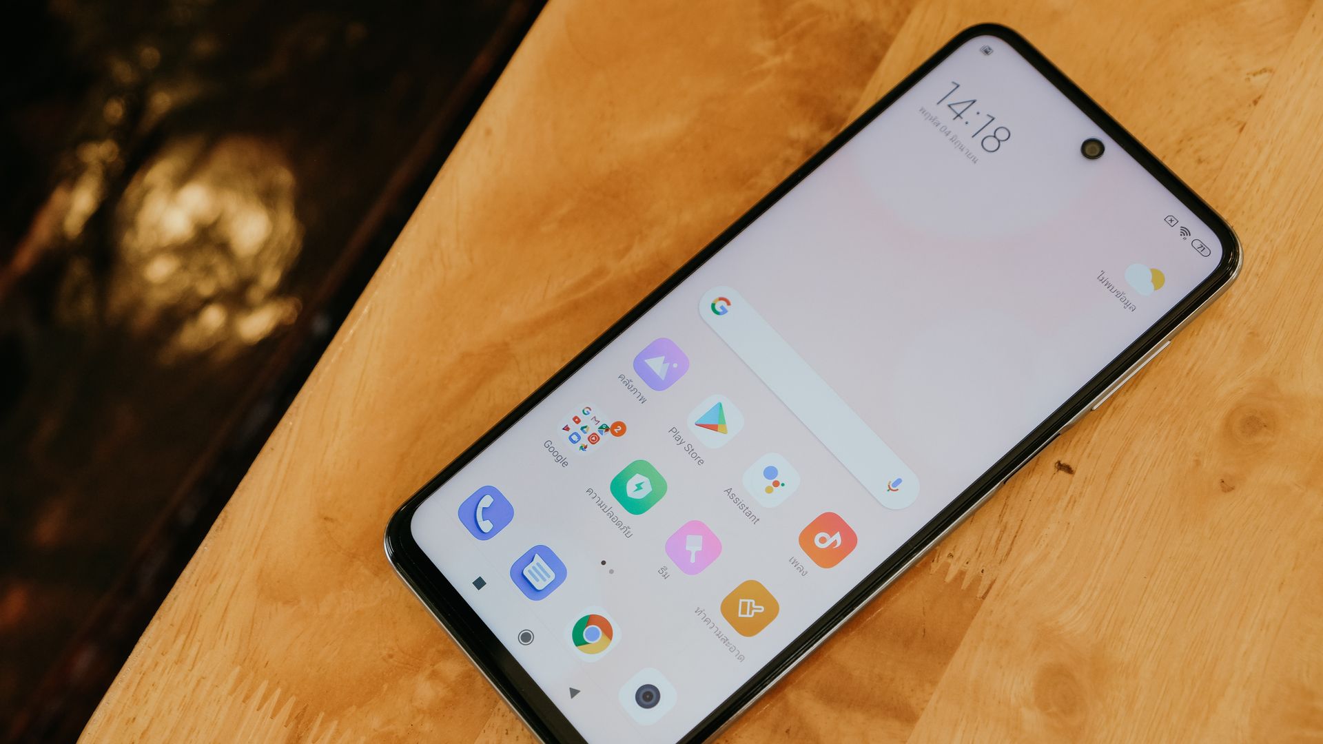 Xiaomi Redmi Note 9 Pro é um smartphone intermediário premium lançado em 2020. (Imagem: Framesira/Shutterstock)