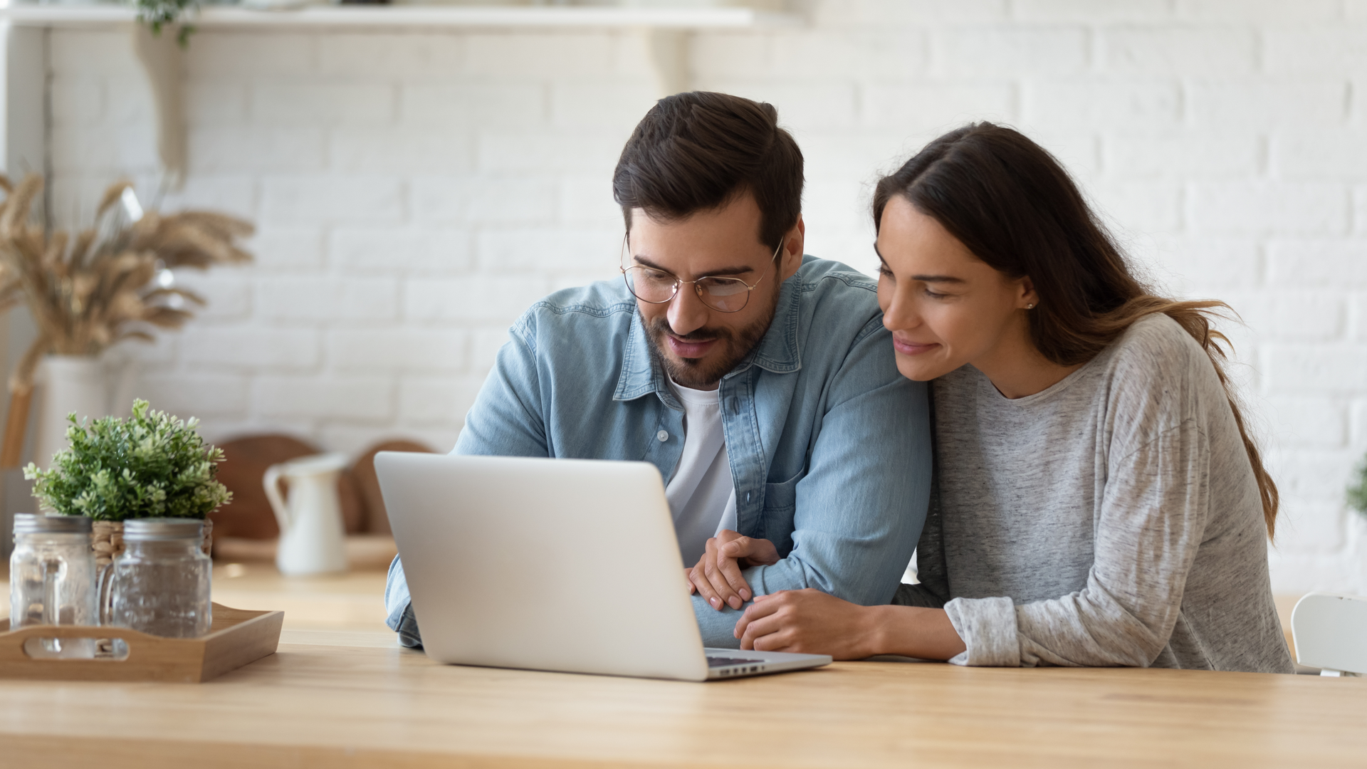 Pesquise no site do Zoom e faça sucesso na Black Friday. (Imagem:Reprodução/Shutterstock)