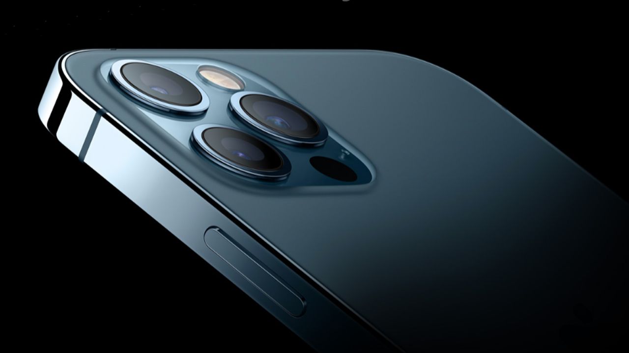 Conjunto de câmeras do iPhone 12 Pro Max. (Foto: Divulgação/Apple)