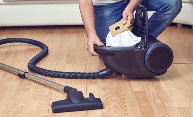 Saco para aspirador de pó, uma das maneiras de realizar o armazenamento do lixo. (Imagem:Reprodução/Shutterstock)
