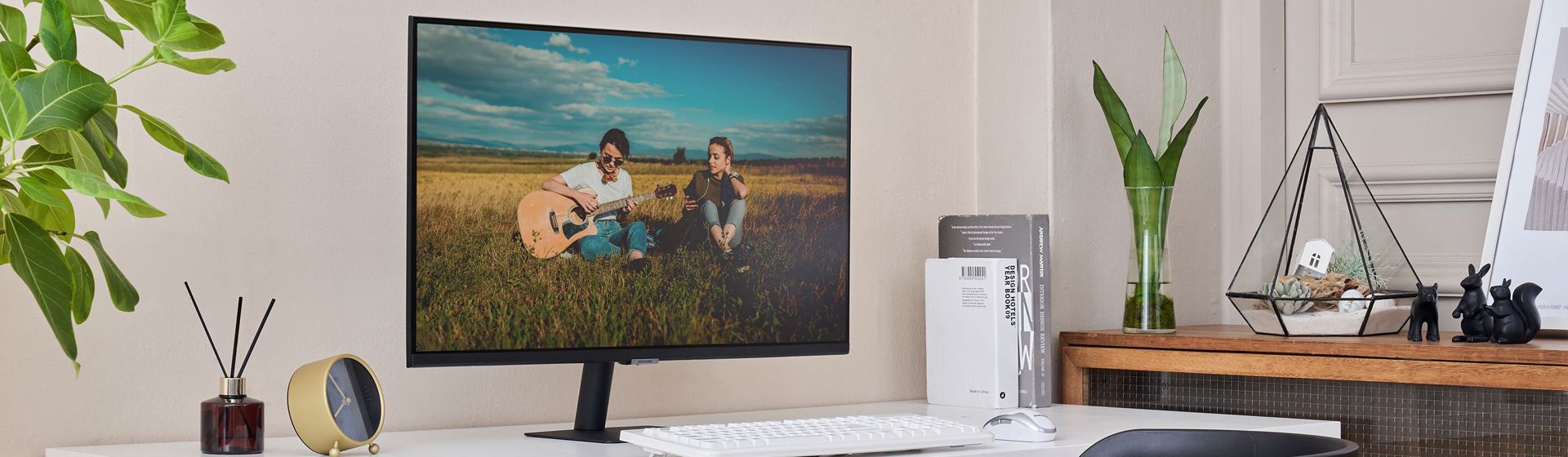 Capa do post: Samsung lança Smart Monitor M7 com funções de TV inteligente