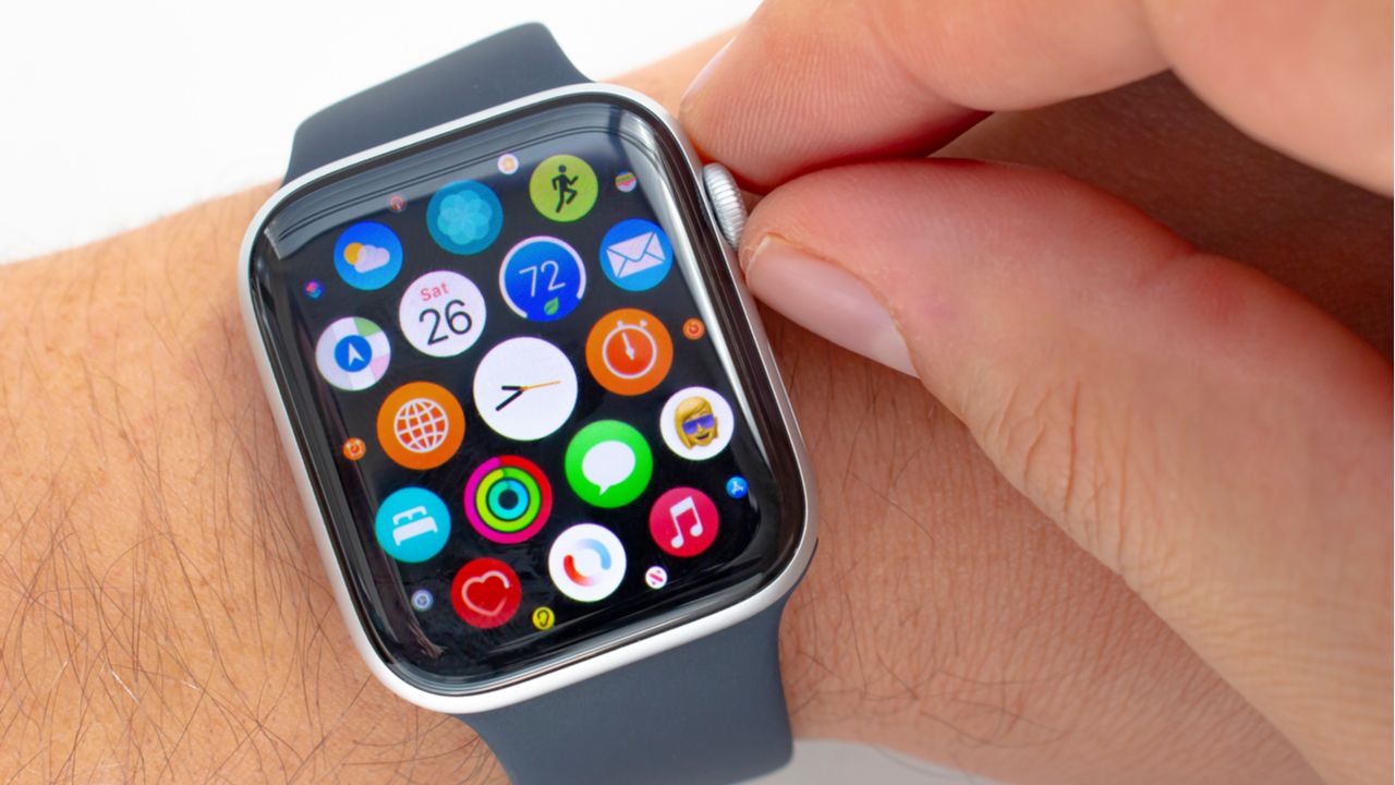 O Apple Watch 6 é um dos melhores smartwatches no mercado atualmente (Foto: Shutterstock)
