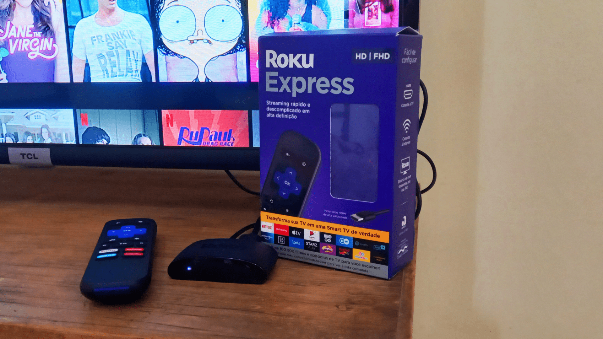 O Roku Express é a smart TV box básica da Roku (Thayna Cruz/Zoom)