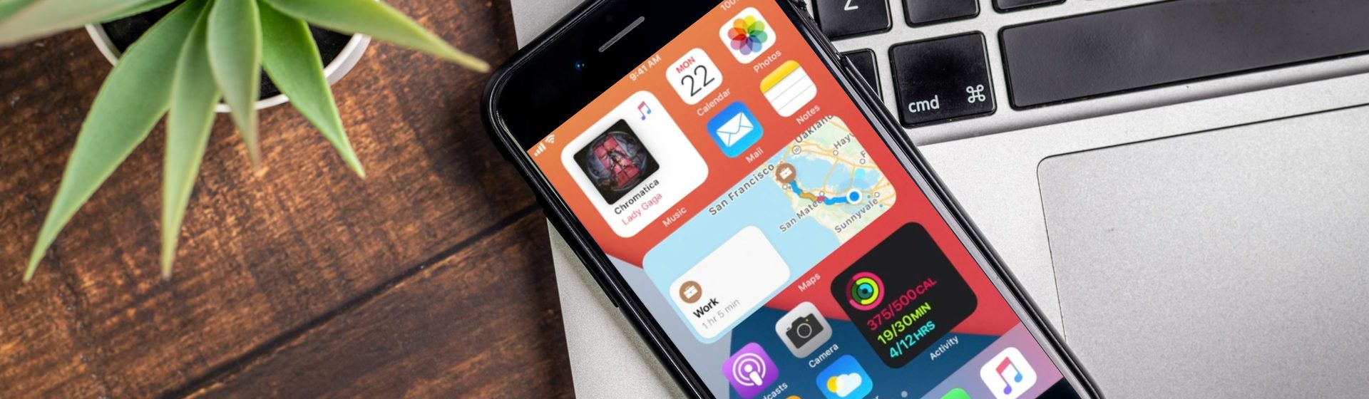 Capa do post: Apple planeja novo iPhone SE com tela maior de acordo com rumores