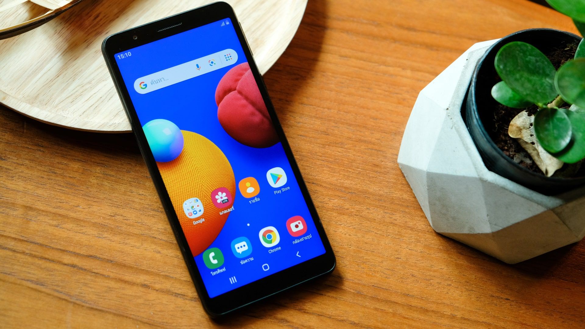Celular até 800 reais: Galaxy A01 é um dos modelos para comprar no Brasil (Foto: Shutterstock)