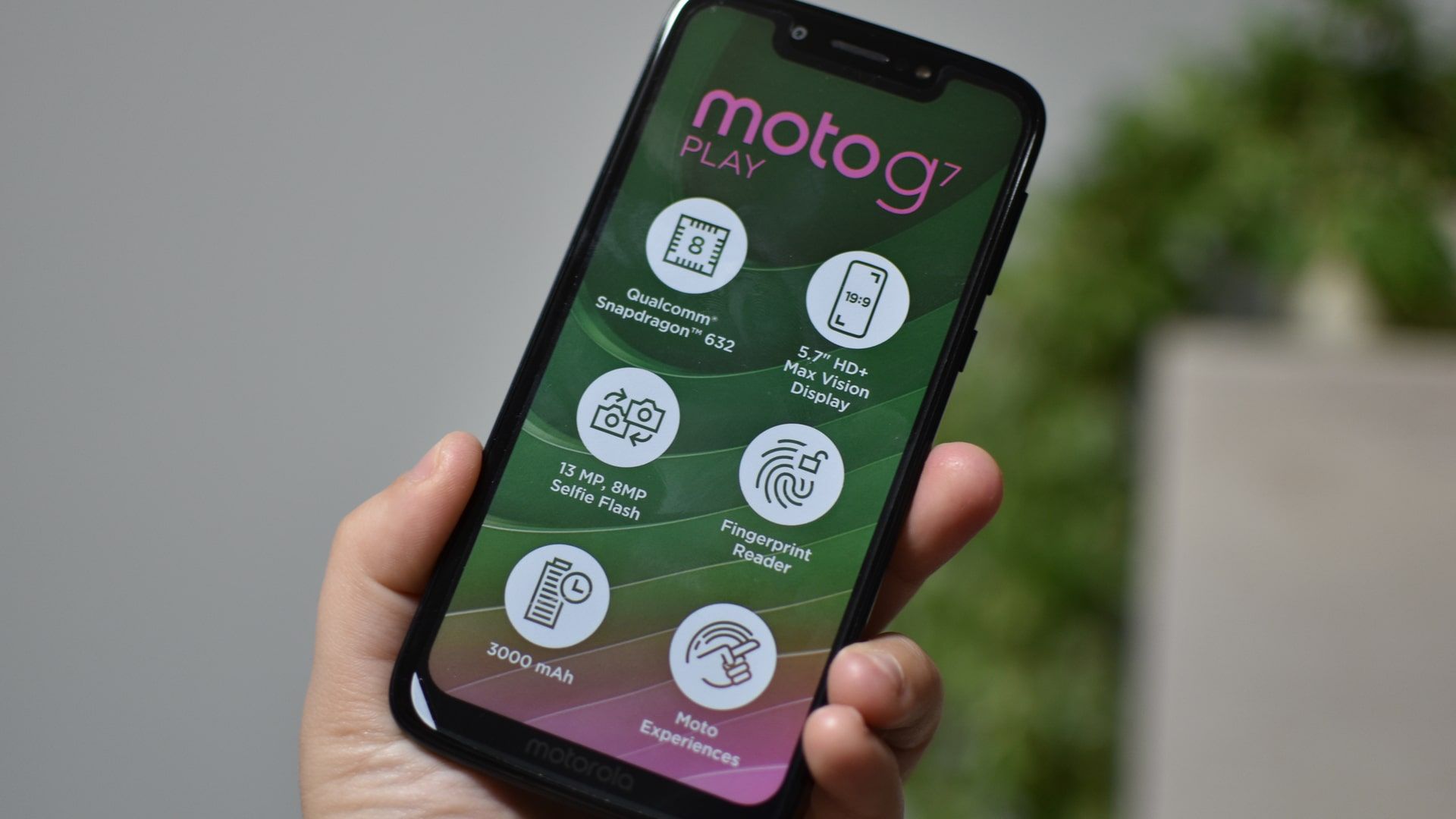 Moto G7 Play é um celular Motorola barato à venda no Brasil em 2021 (Foto: Shutterstock)