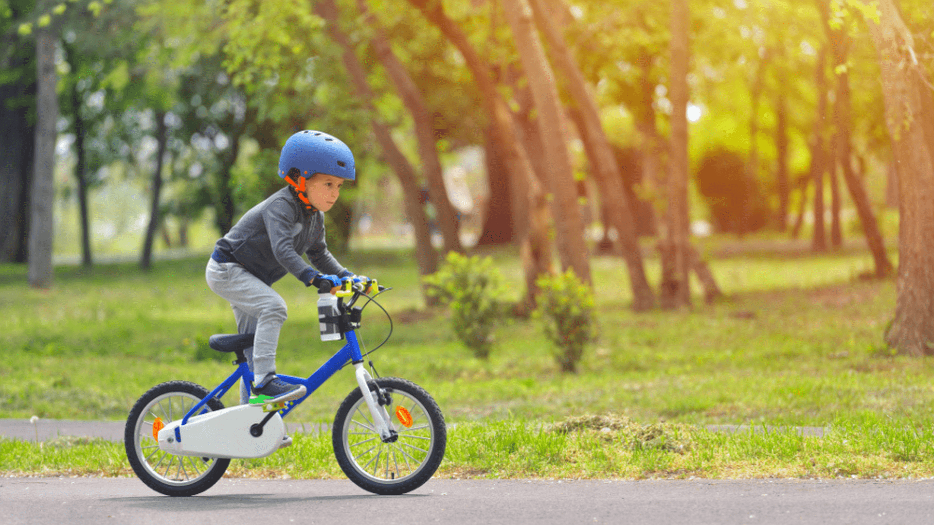 O capacete é um item indispensável na hora de andar de bicicleta (Imagem: Reprodução/Shutterstock)