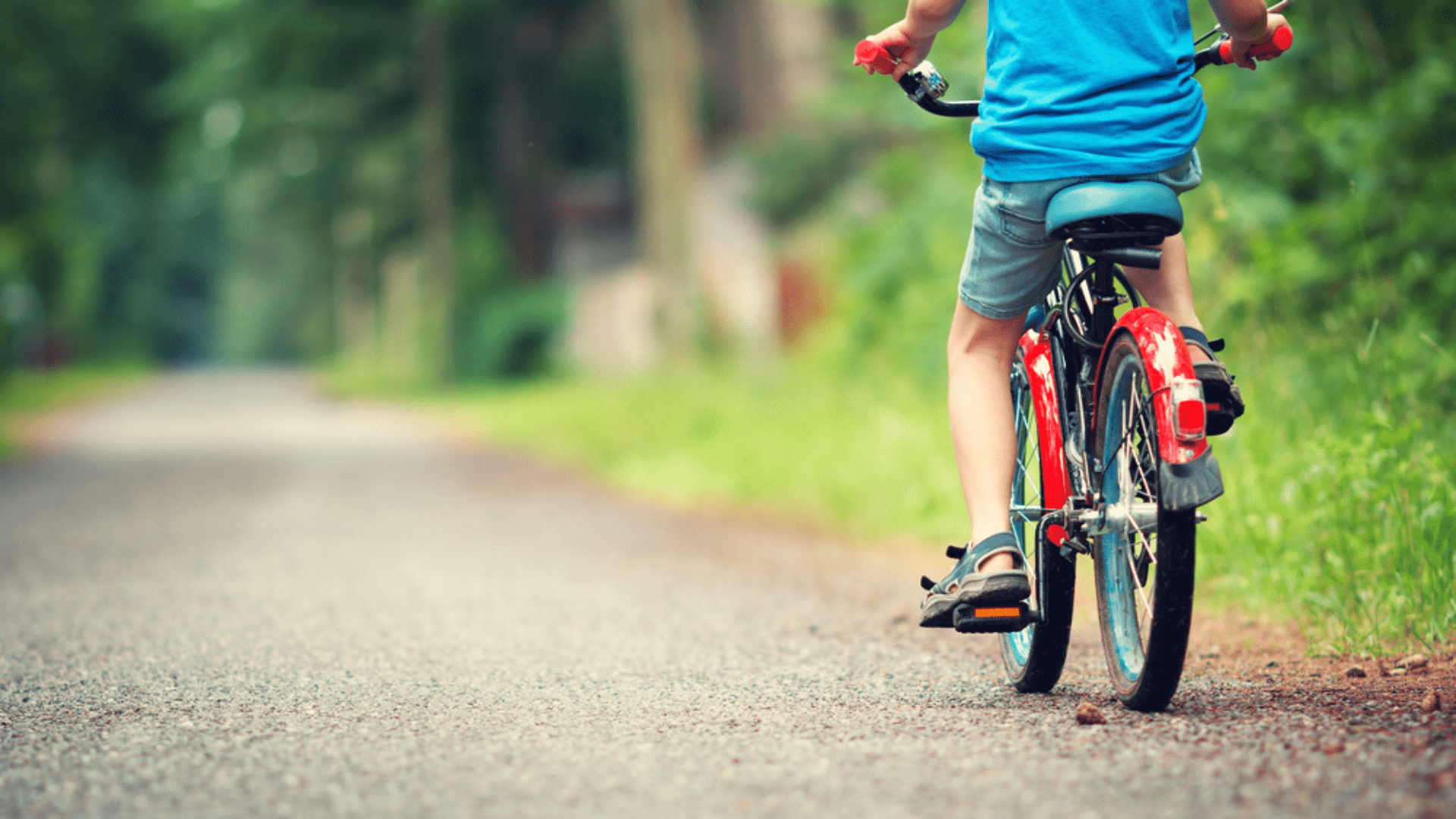 O selim da bicicleta infantil também precisa ser confortável e resistente (Imagem: Reprodução/Shutterstock)
