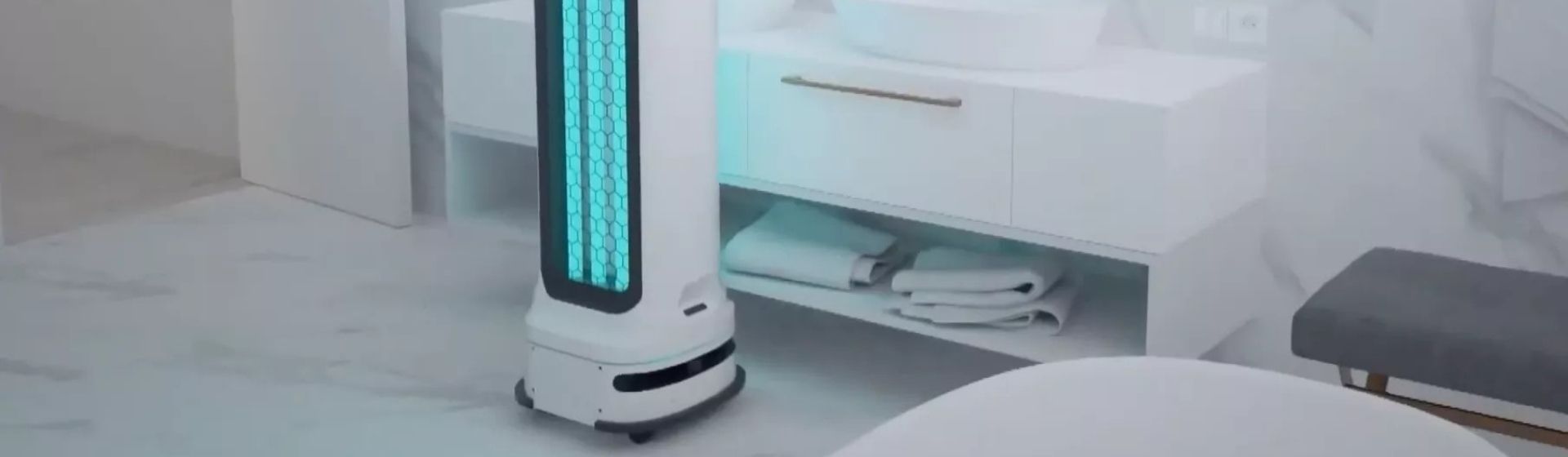 Capa do post: CES 2021: LG apresenta UV-C Light Robot, robô de luz UV que percorre espaços eliminando germes