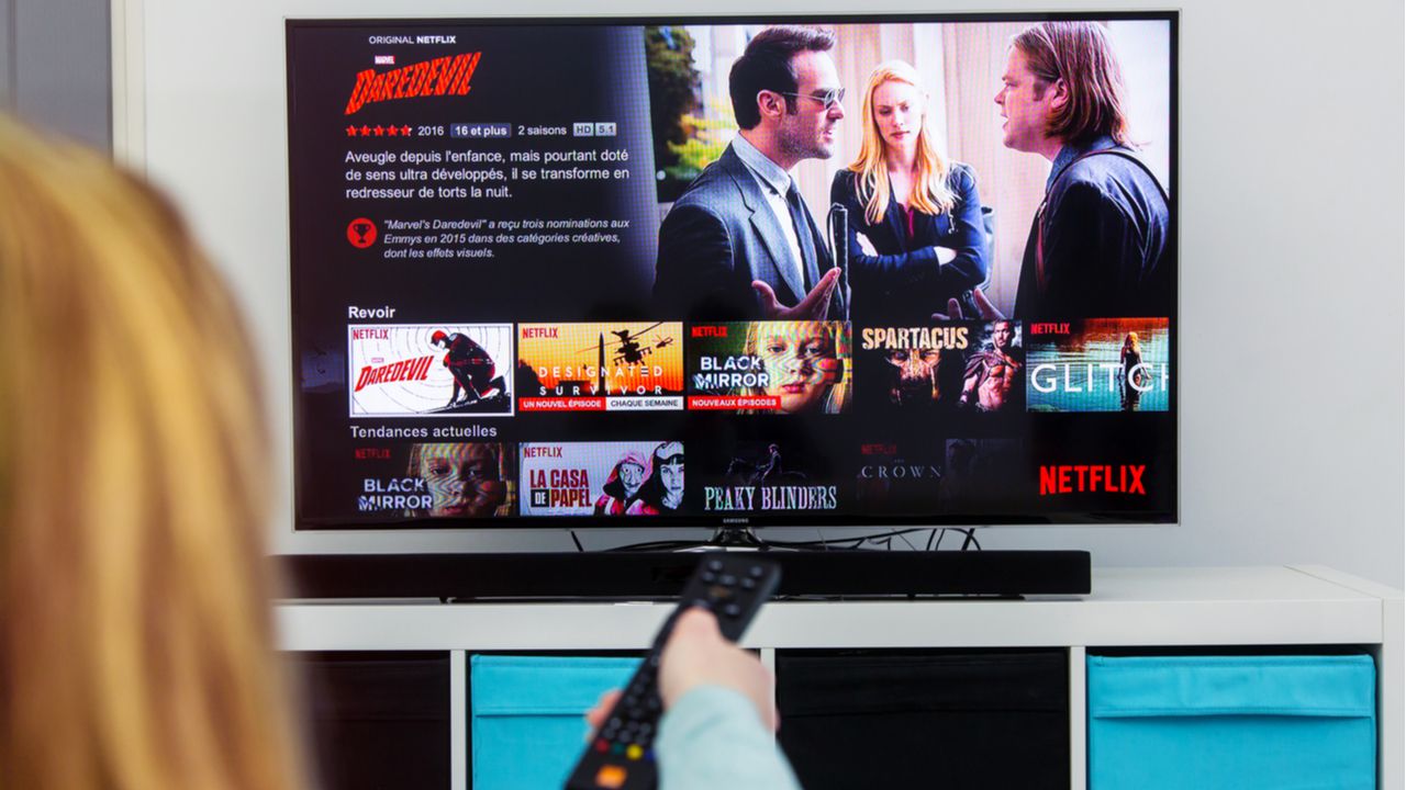 Como assistir conteúdos indisponíveis na Netflix? Confira o passo
