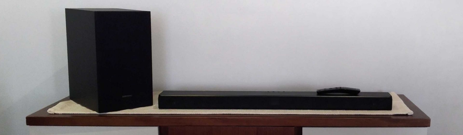 Review Soundbar Samsung T555: testamos o aparelho de som de entrada da marca