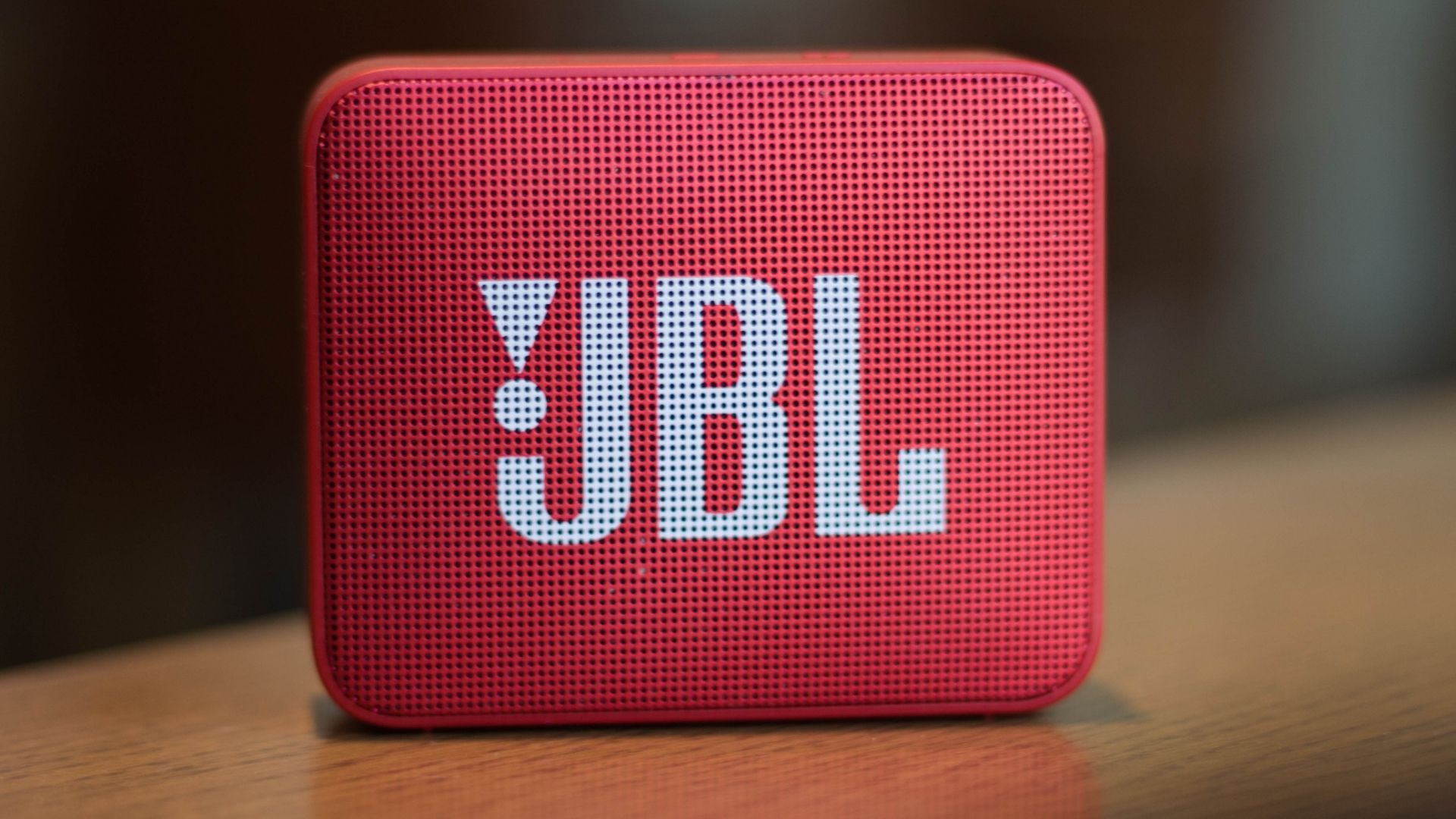 Caixa de som JBL é sinônimo de qualidade (Foto: Mert Gorkem Onses / Shutterstock.com)