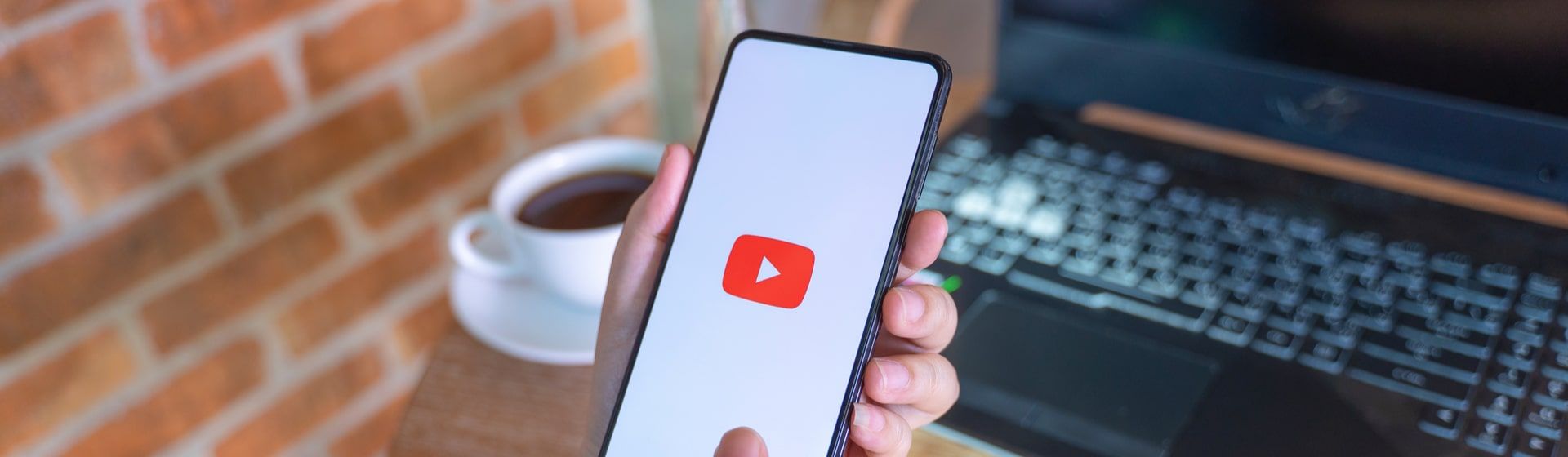 Capa do post: Como baixar vídeo do YouTube no celular