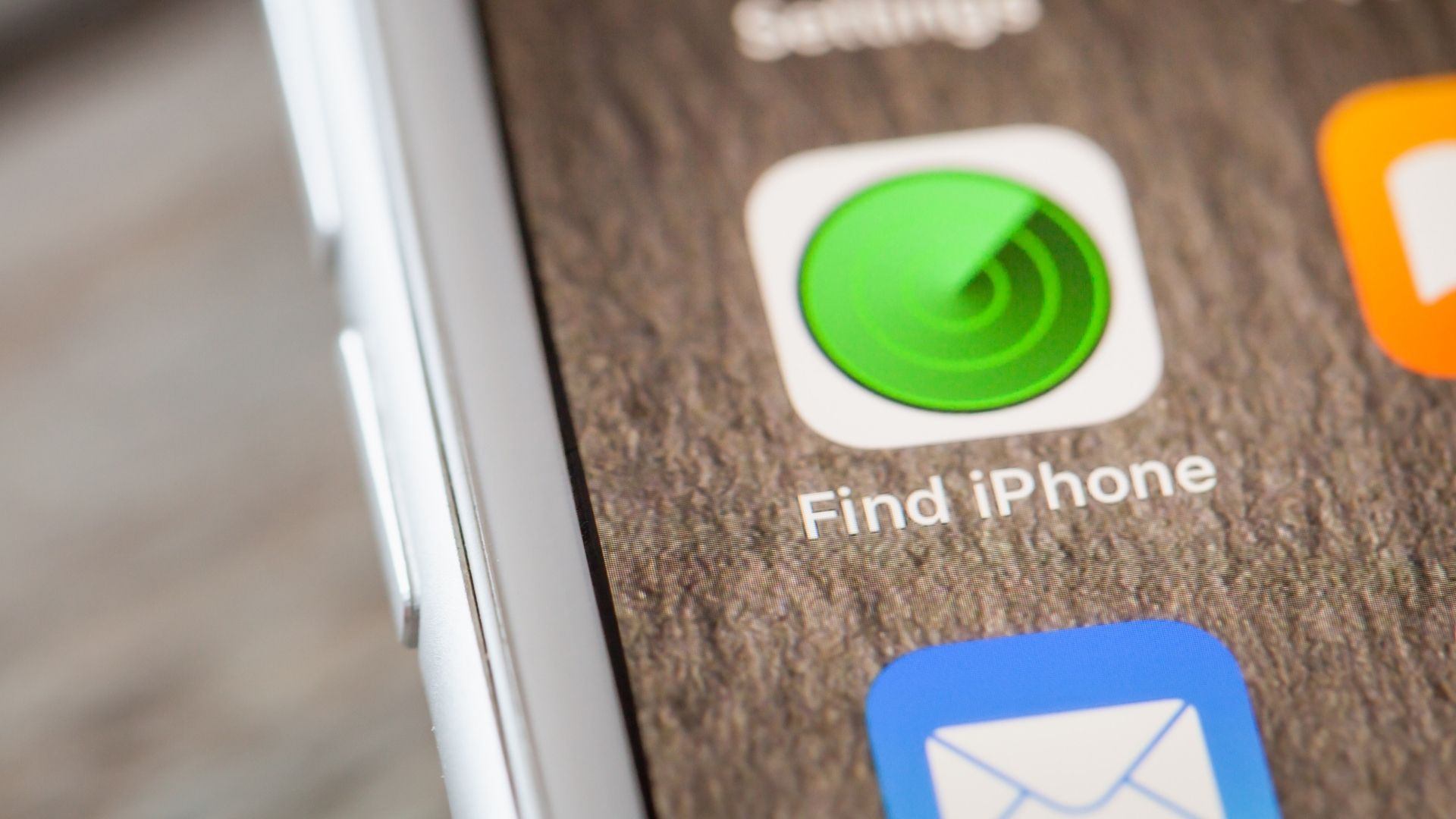 Saiba aqui como rastrear iPhone pelo aplicativo e computador (MichaelJayBerlin / Shutterstock.com)