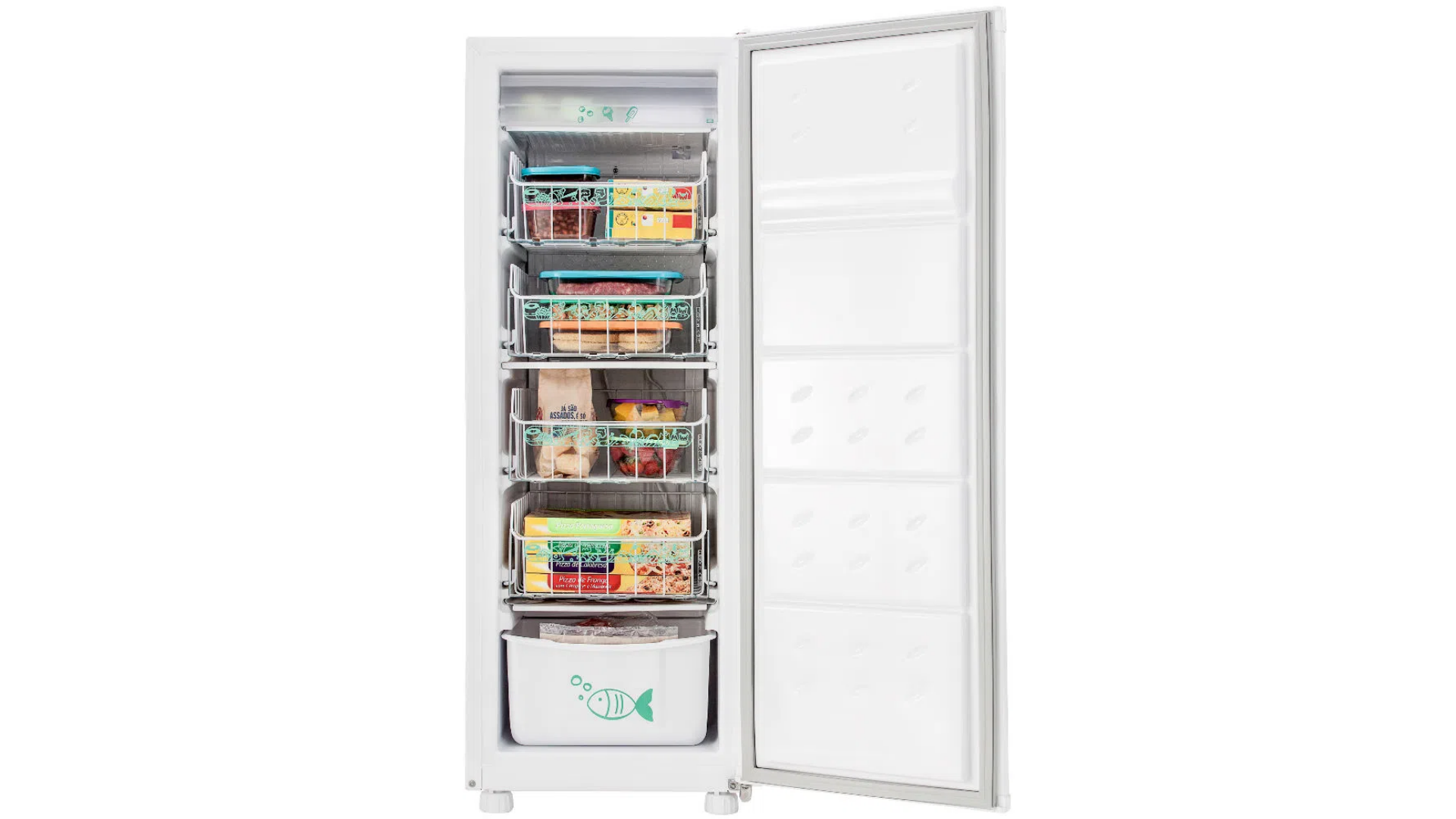 Freezer aberto mostrando o interior com alimentos em quatro gavetas aramadas e uma de plástico 