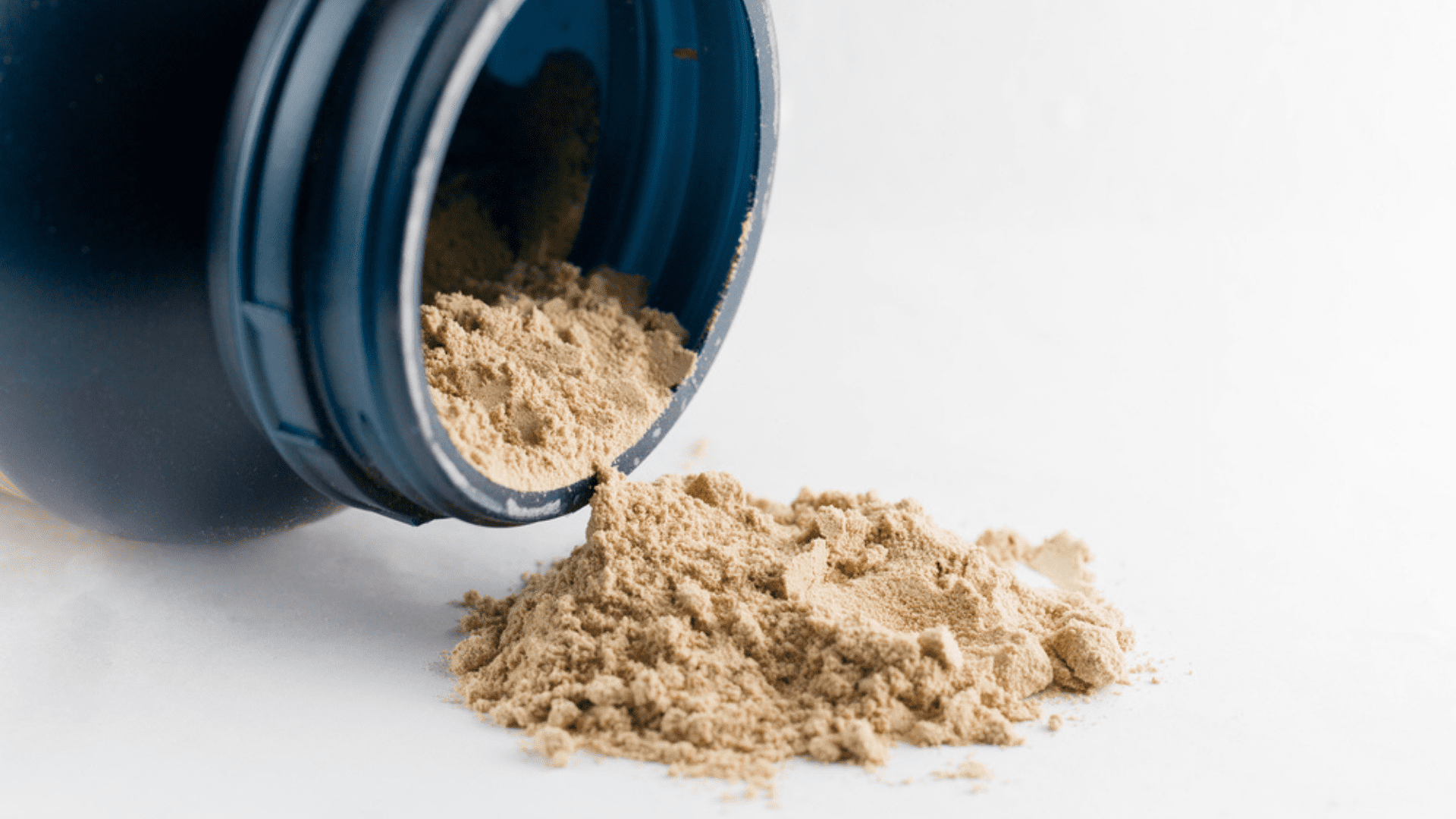 O Whey Protein isolado precisa ser adquirido de acordo com os seus objetivos pessoais (Imagem: Reprodução/Shutterstock)