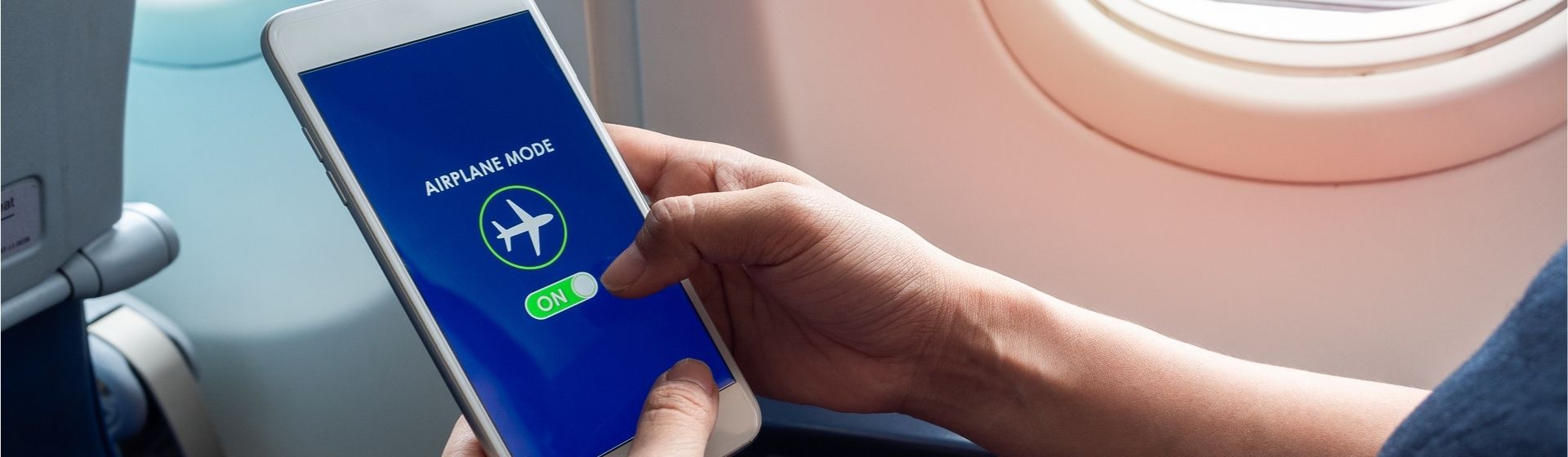 Por que temos de usar o 'modo avião' e voos? Celular interfere mesmo?