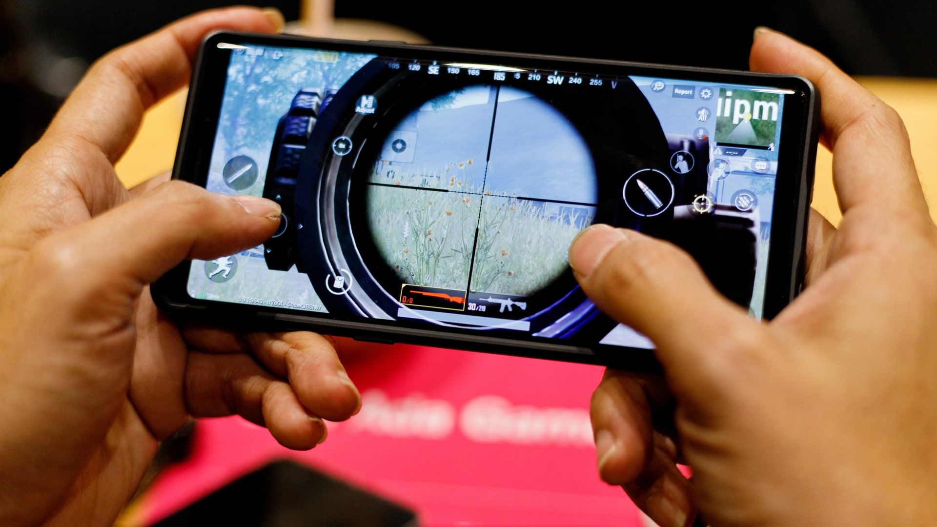 Celulares gamers trazem ficha técnica potente e recursos otimizados para jogos (Foto: Shutterstock)