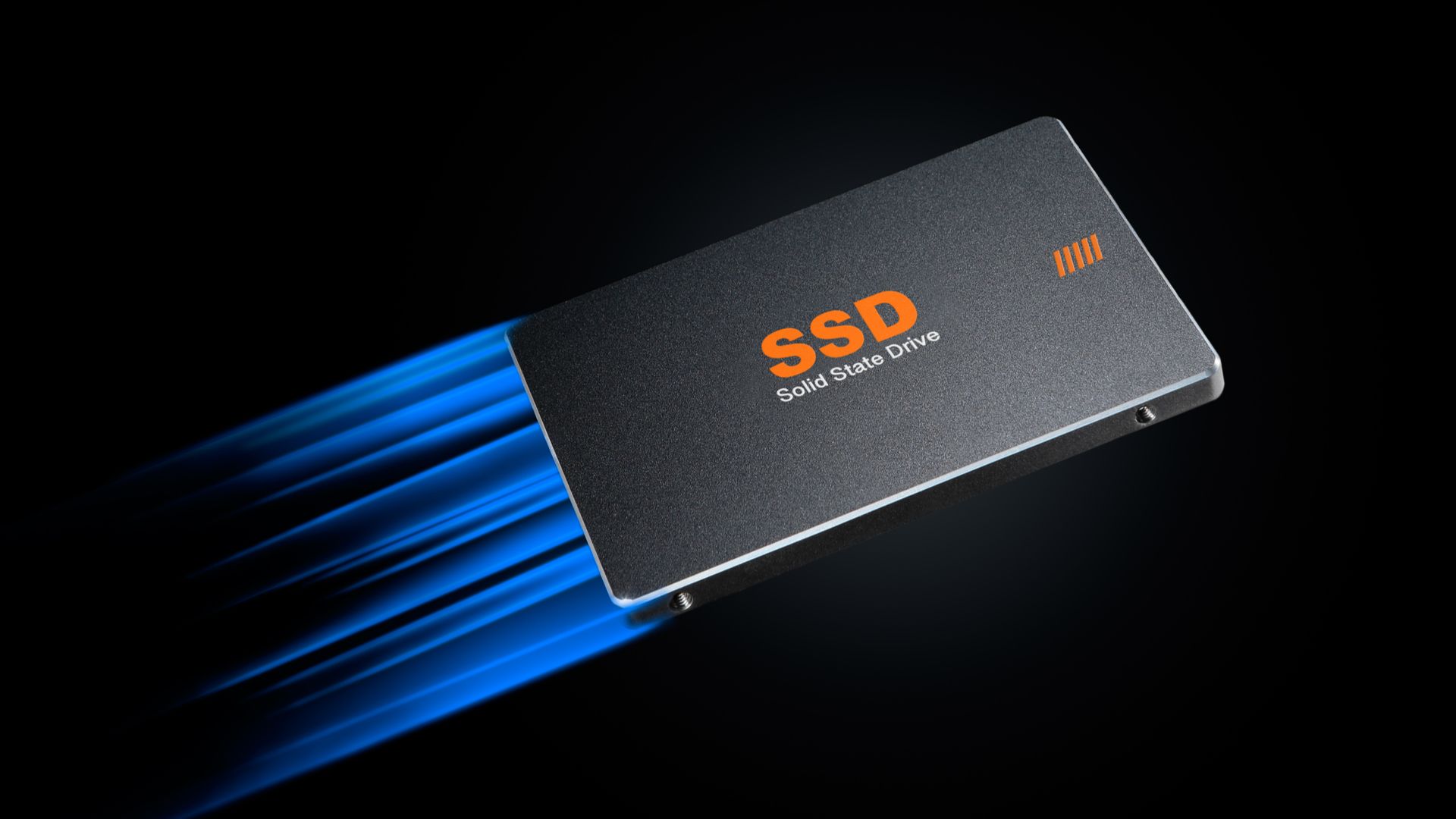 Ilustração mostrando um SSD cinza em fundo preto, com um traço azul, como se ele estivesse voando