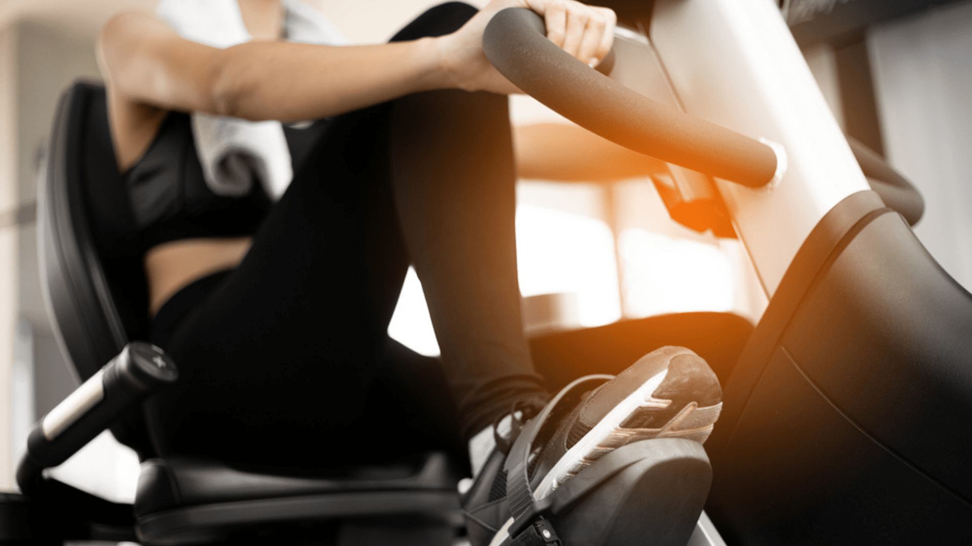 Veja a nossa seleção com as melhores bicicletas ergométricas boas e baratas de 2021! (Imagem: Reprodução/Shutterstock)
