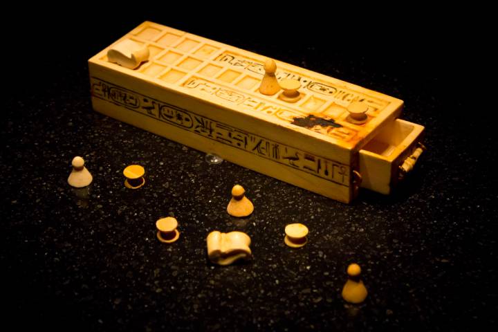 Senet era jogado pelos antigos faraós e pela nobreza egípcia. Existem versões do jogo de tabuleiro ancestral até hoje (Fonte: Flickr/Dmitry Denisenkov)