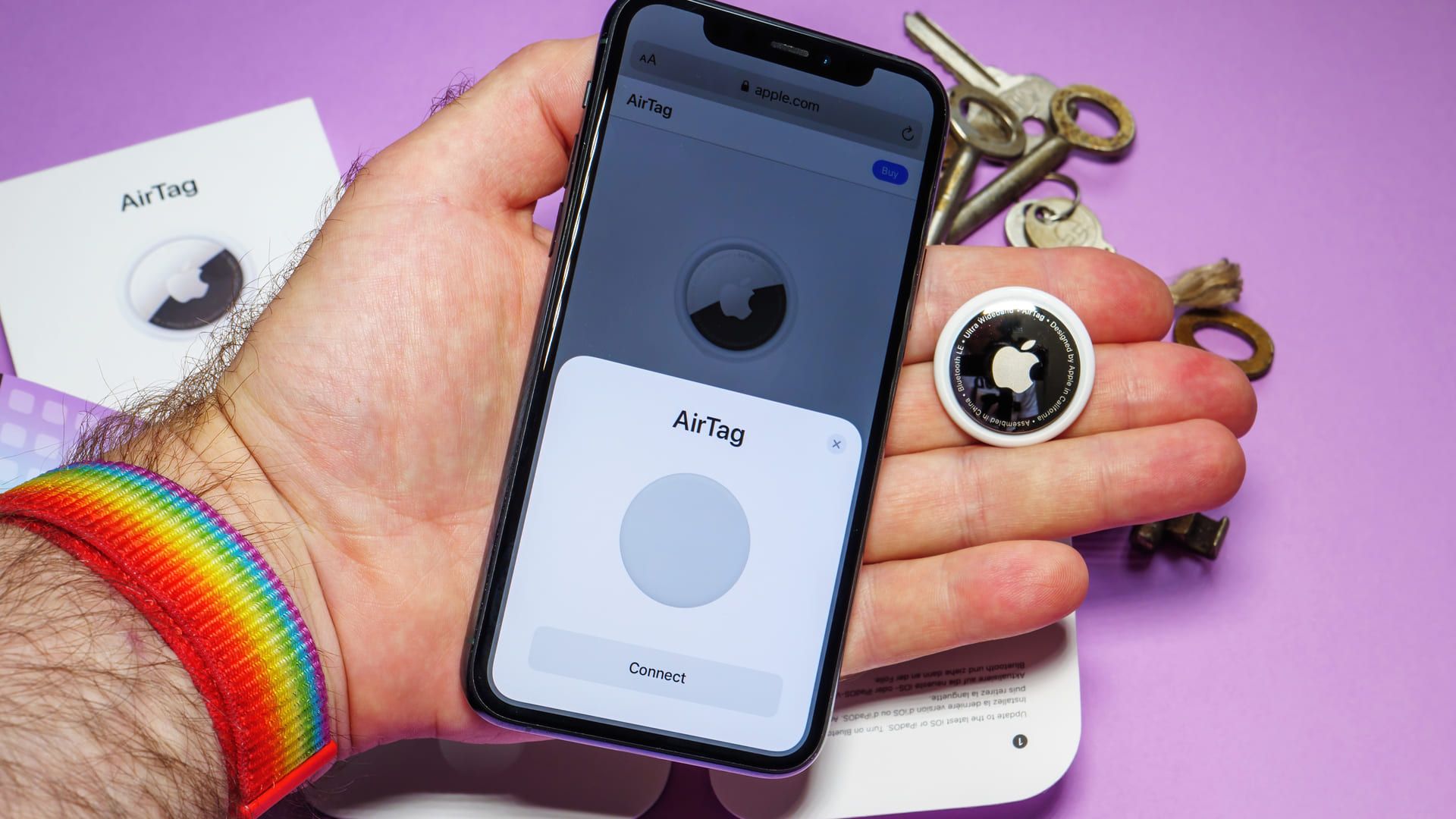 O Apple AirTag traz uma conexão rápida com apenas um toque.