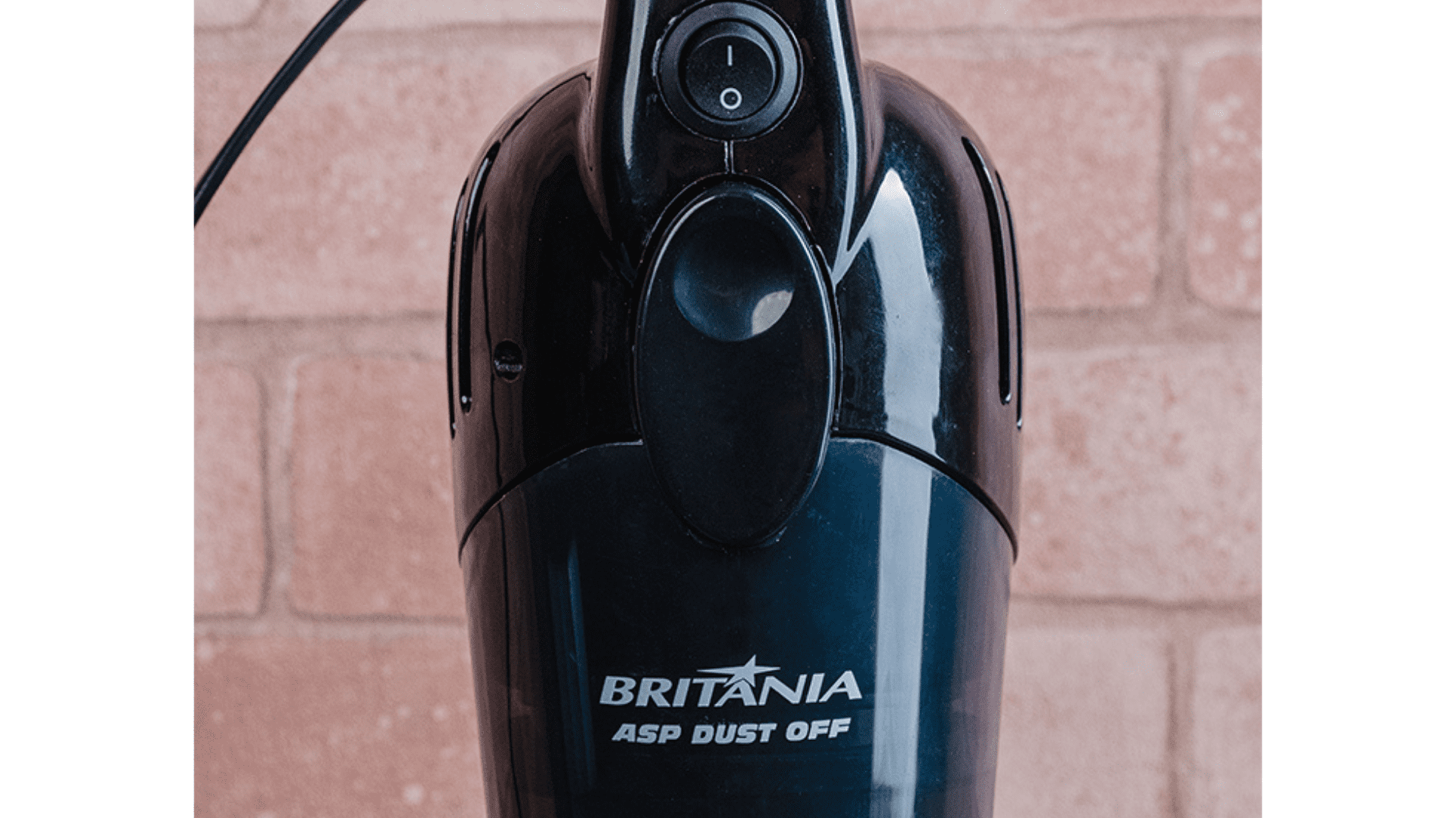 Britânia Dust BAS1000P: aspirador é leve e fácil