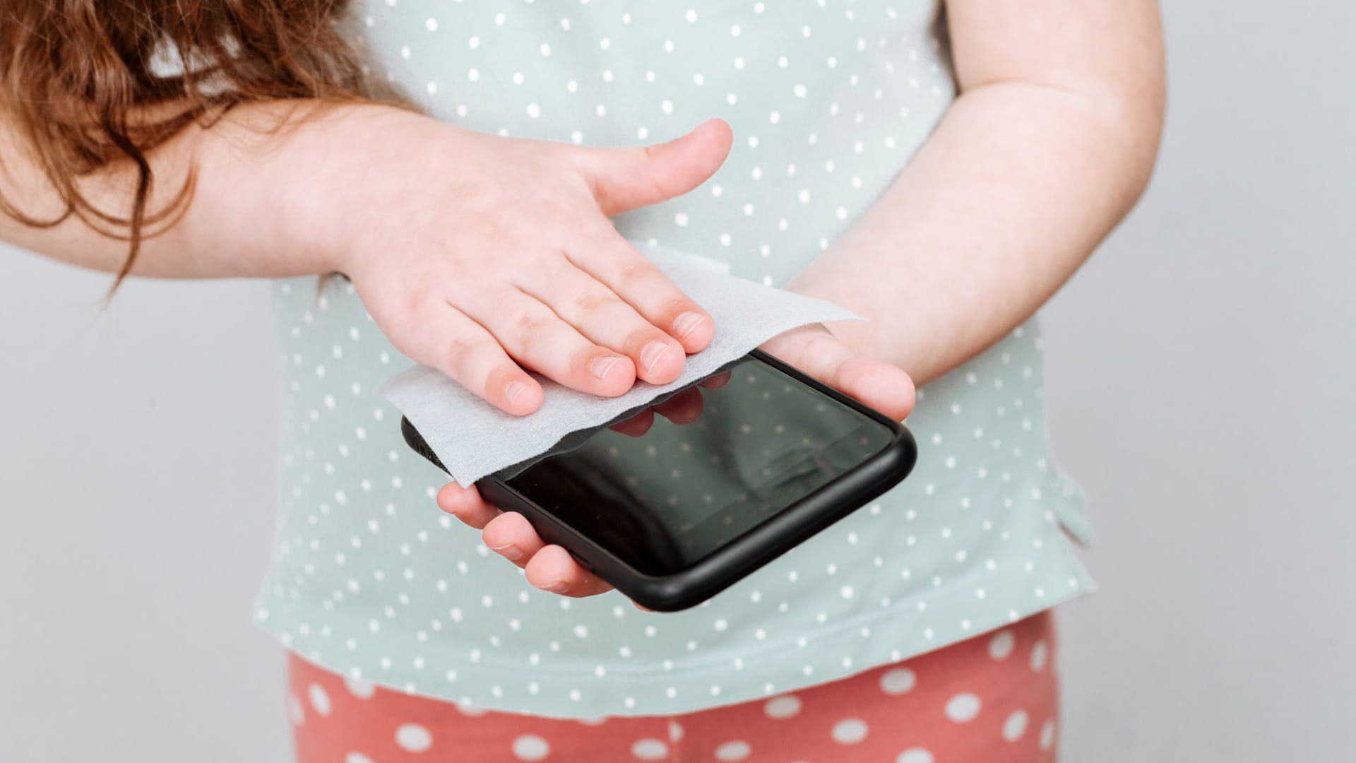 Como tirar água do celular? Seque ele bem (Foto: Shutterstock)