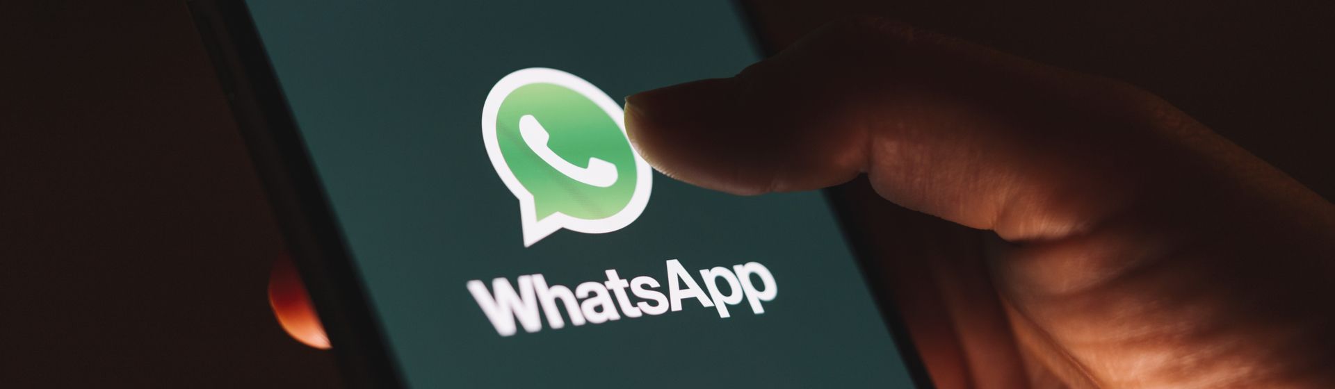 Capa do post: Como deixar o WhatsApp preto