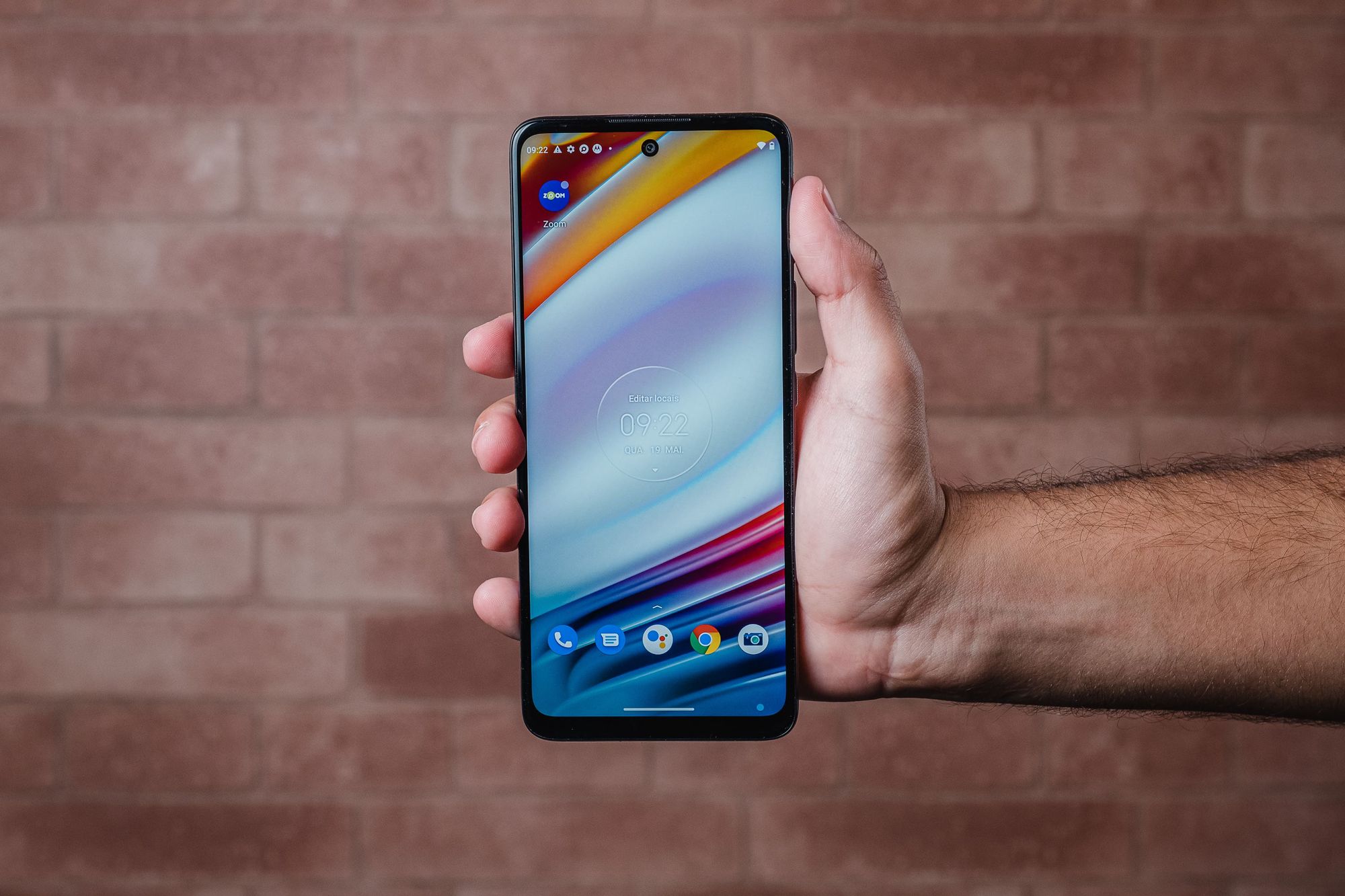 Moto G 60 tem 6,8 polegadas e resolução FullHD+ (Foto: Zoom)