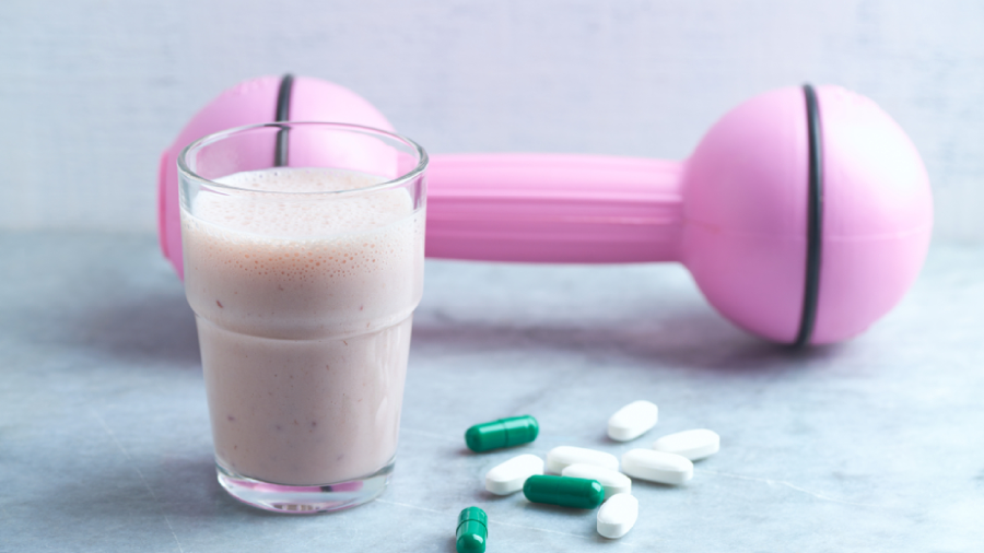 É possível consumir o BCAA antes e depois do treino (Imagem: Reprodução/Shutterstock)