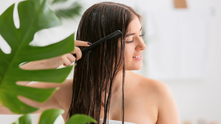 Veja o passo a passo final para hidratar o cabelo (Imagem: Reprodução/Shutterstock)