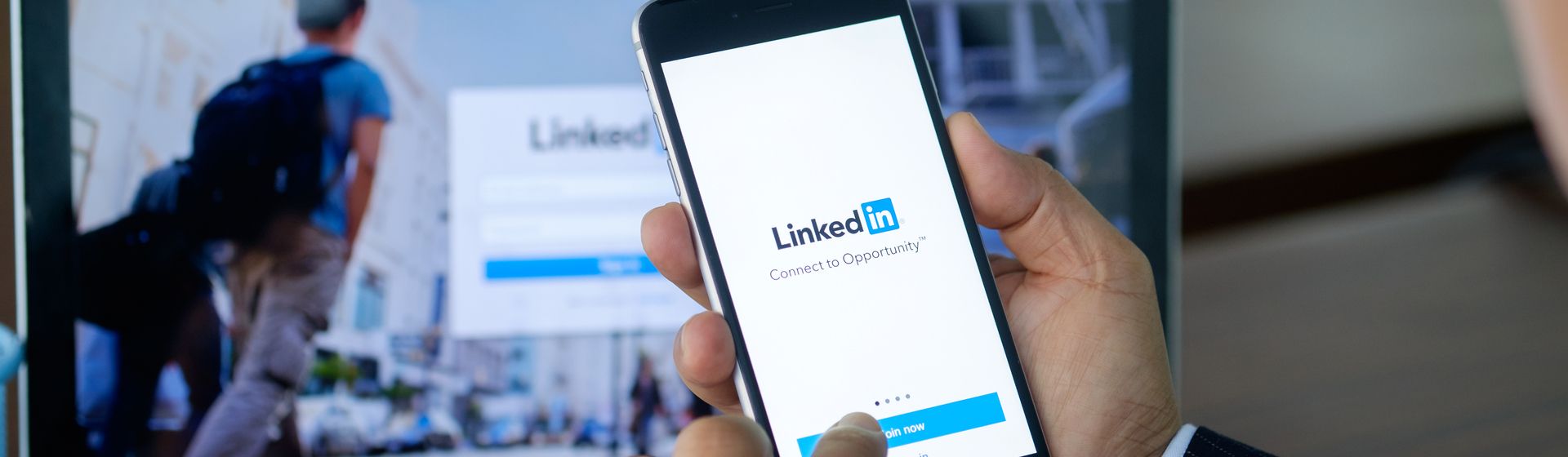 TecMundo no LinkedIn: Venda de celulares cai em 2023 com