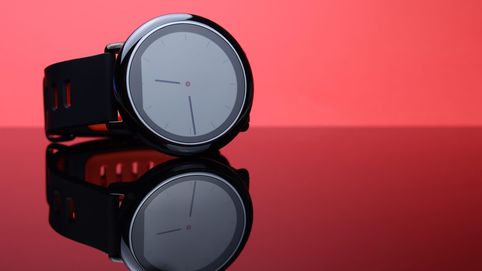 Smartwatch redondo alia tecnologia e design (Foto: Shutterstock)