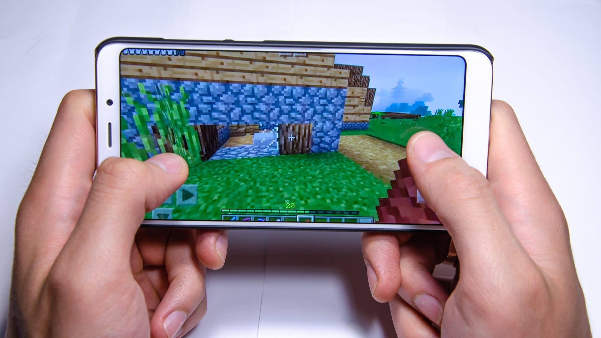 Minecraft Pocket Edition: Como Baixar E Jogar No Celular