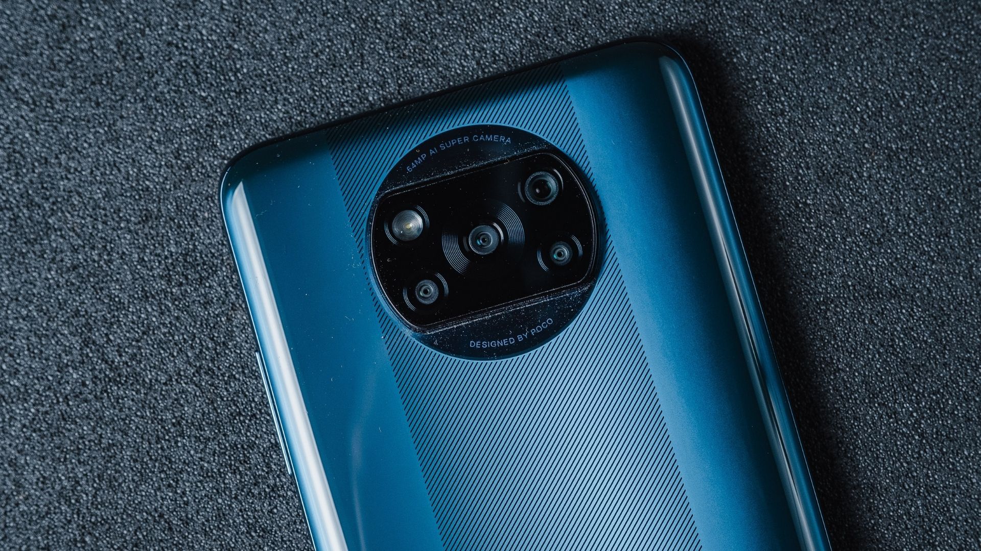 Poco X3 tem variedade de conexões, incluindo NFC e infravermelho (Foto: Zoom)