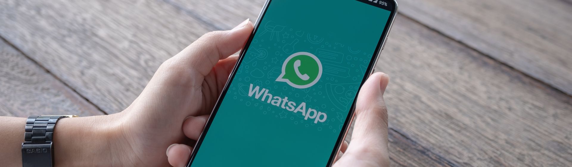 Capa do post: Como restaurar backup do WhatsApp