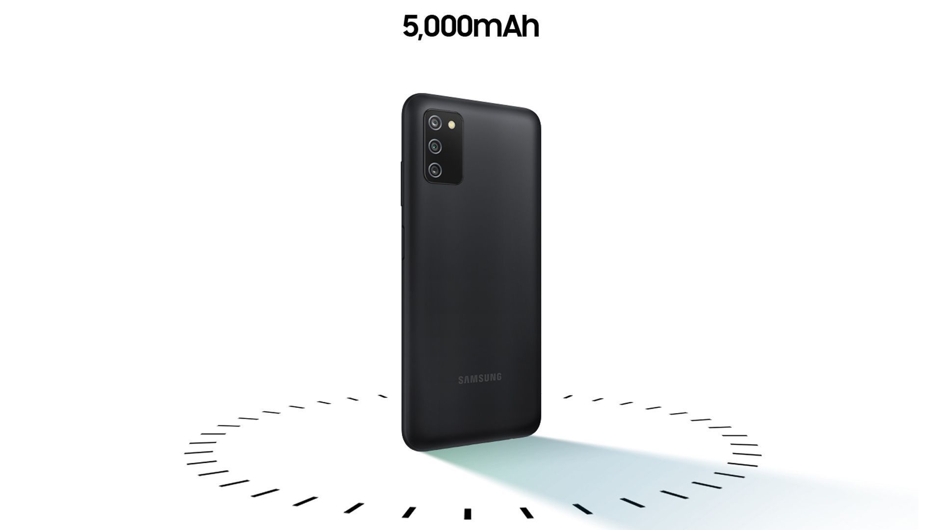 Imagem mostra parte traseira do A03s com foco nos 5000 mAh de autonomia de bateria