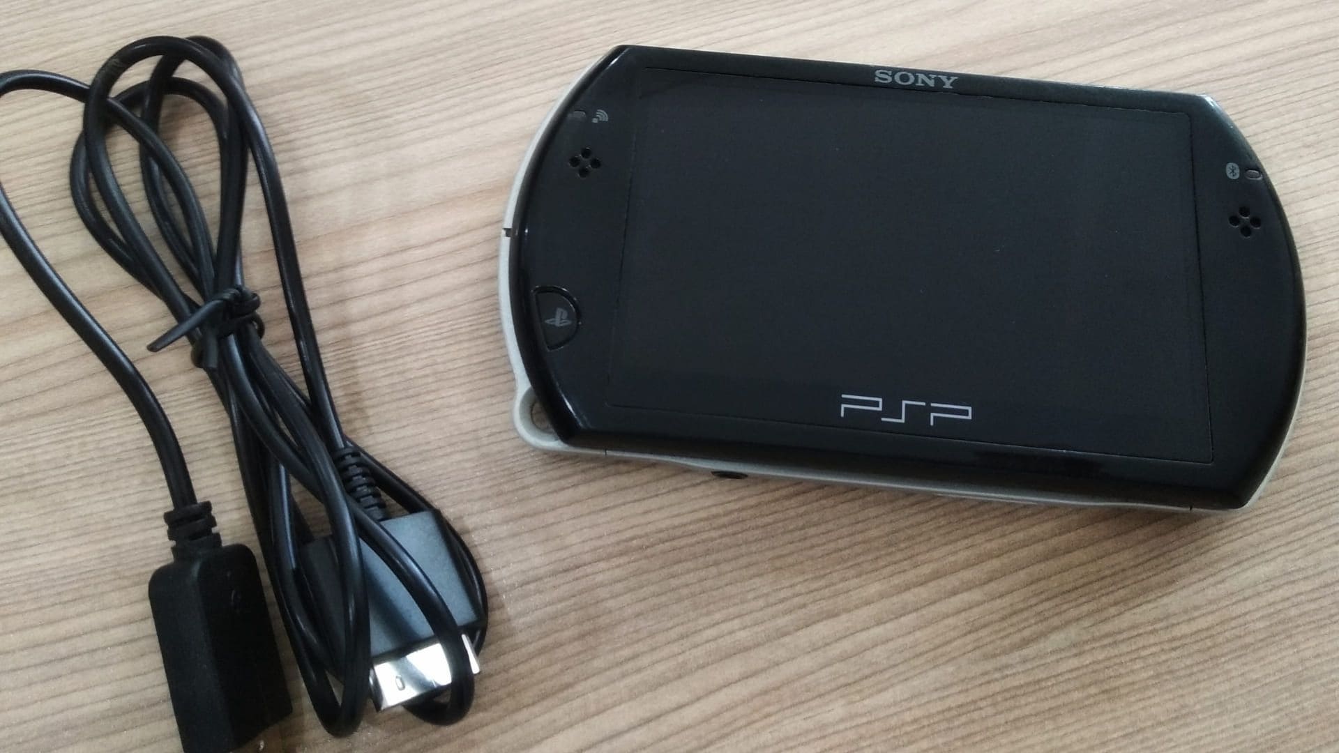 XPERIA PLAY VS PSP GO - COMPARAÇÃO 2021 