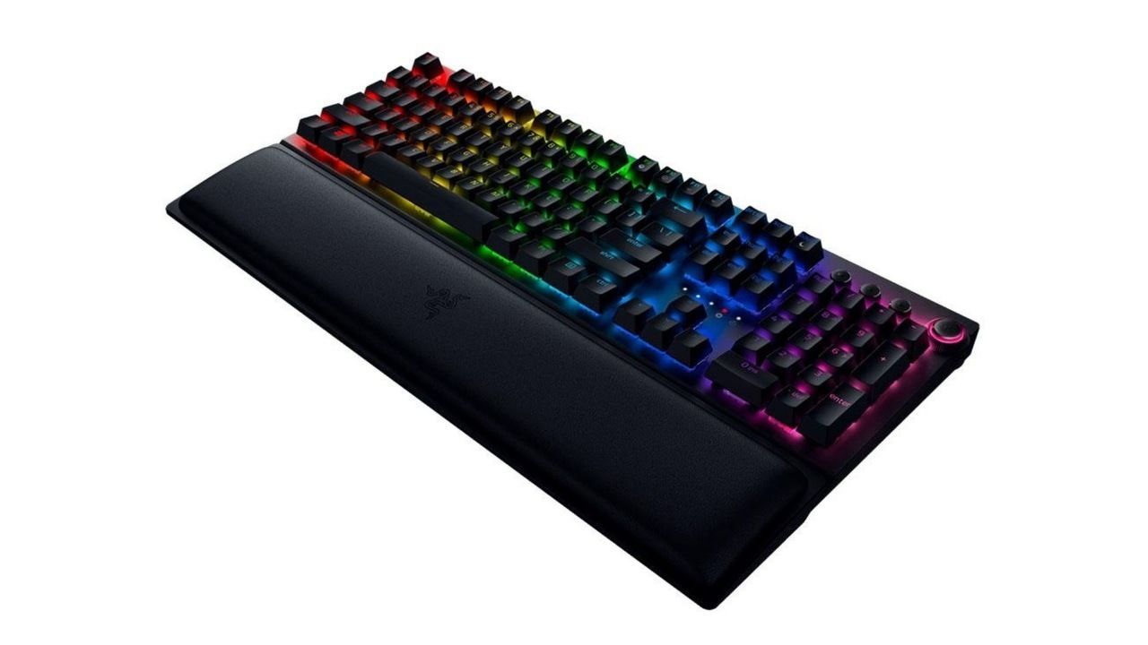 Teclado Razer BlackWidow V3 Pro preto com RGB