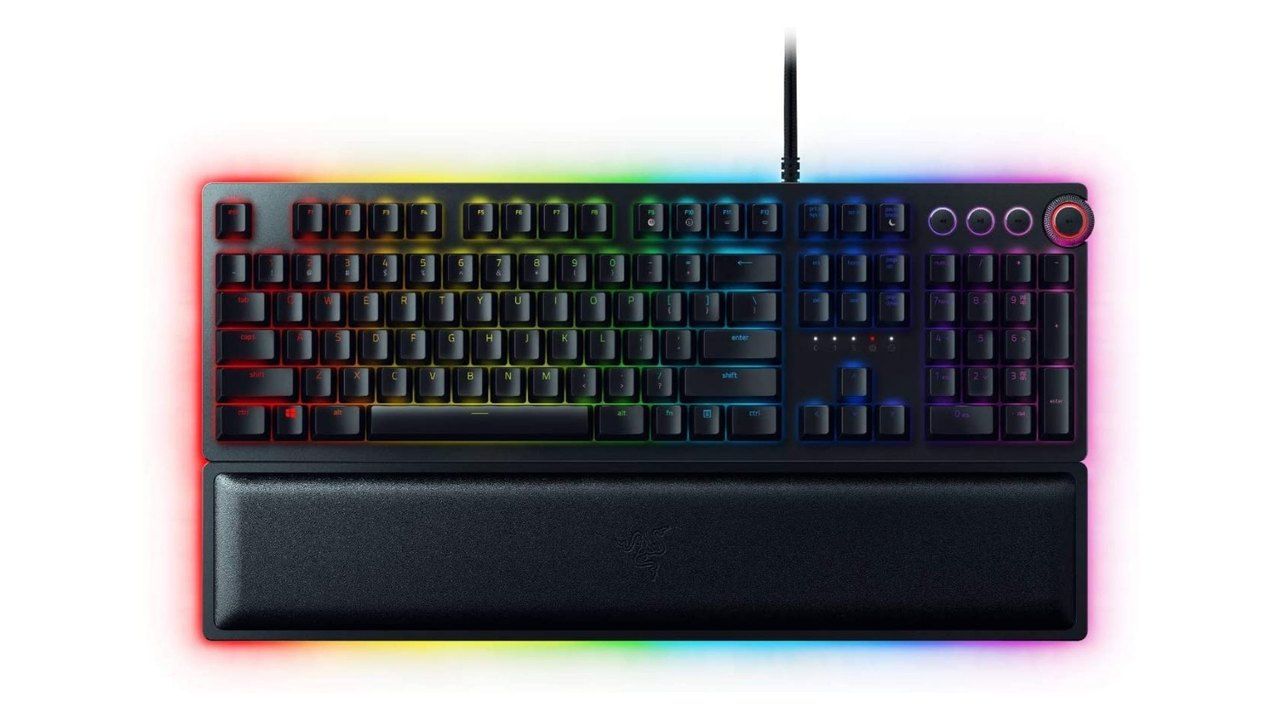 Teclado Razer Huntsman Elite preto com RGB no fundo branco