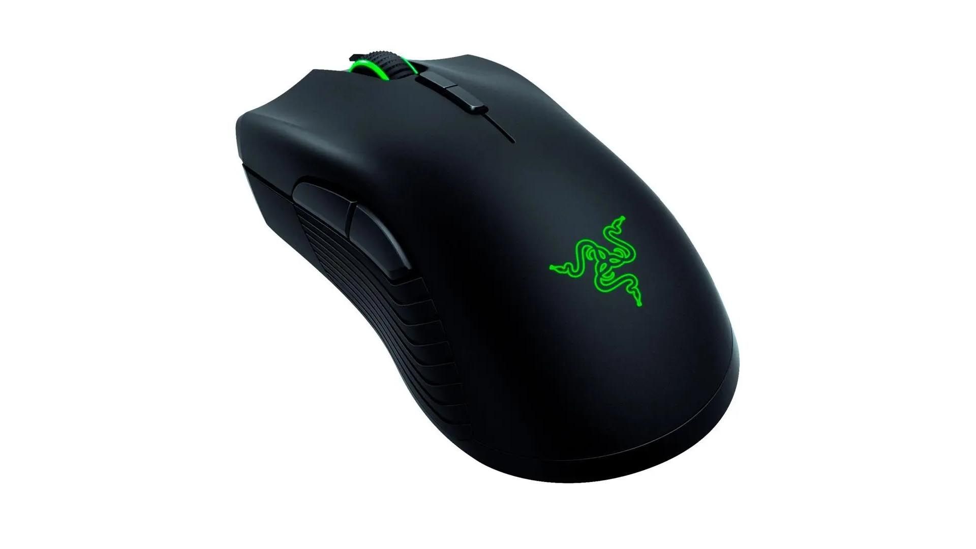 Mouse gamer sem fio Razer Mamba Wireless preto no fundo branco