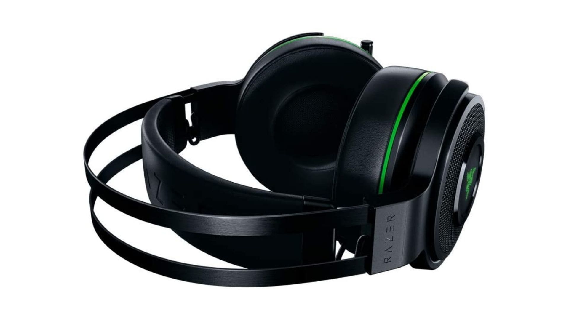 Headset Razer Thresher preto com detalhes verdes no fundo branco
