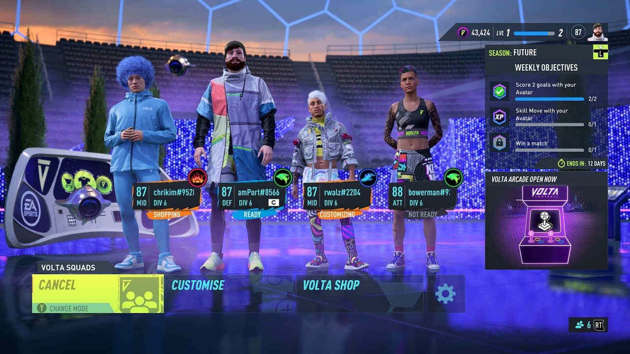 Grupo com quatro jogadores vestido de maneira eclética em menu antes de uma partida