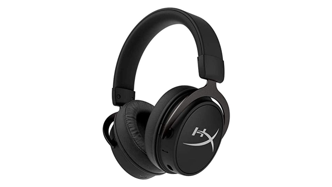 Headset HyperX modelo Cloud Mix Wired em destaque