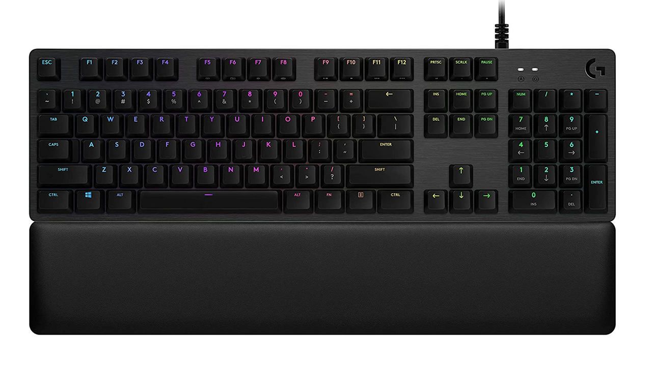 Teclado mecânico gamer Logitech G513 com teclas iluminadas