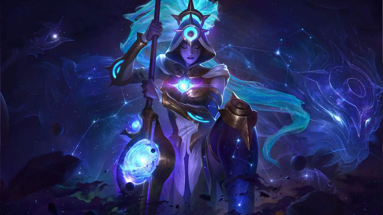 LoL skin Nidalee Caçadora segurando sua arma e poderes