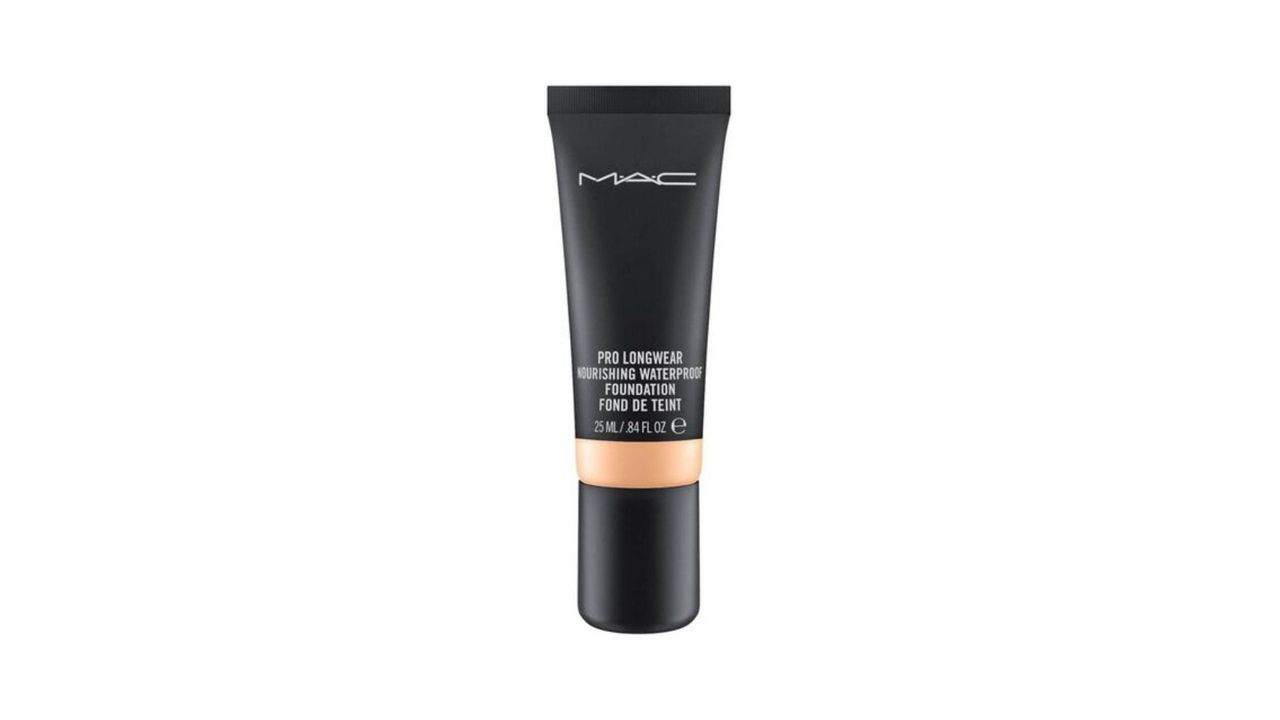 Bisnaga de base MAC Pro Longwear na cor preta e transparente